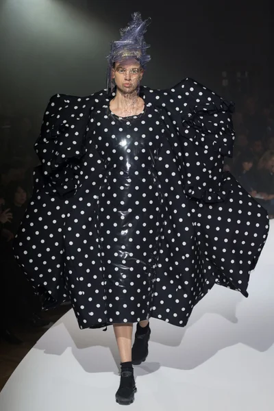 Look 14